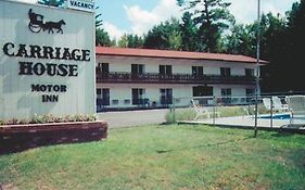 Carriage House Motor Inn